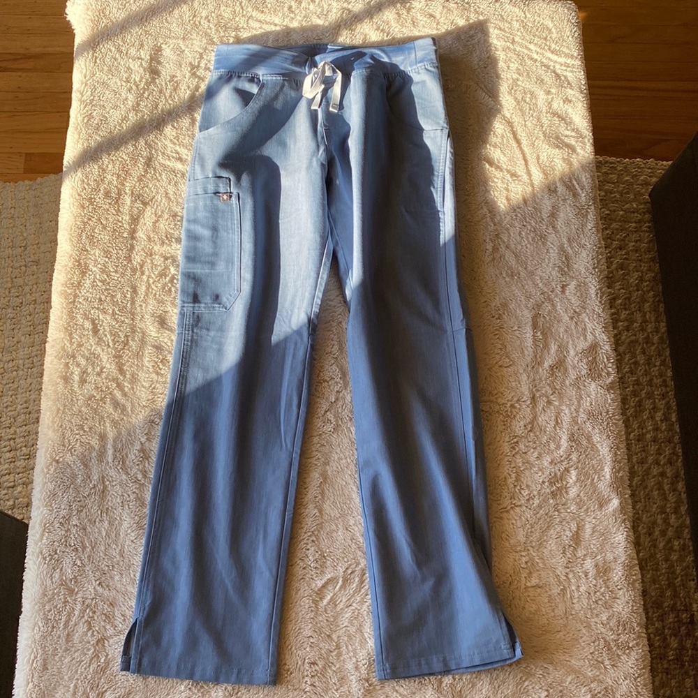 Figs Kade light blue scrub pant size small